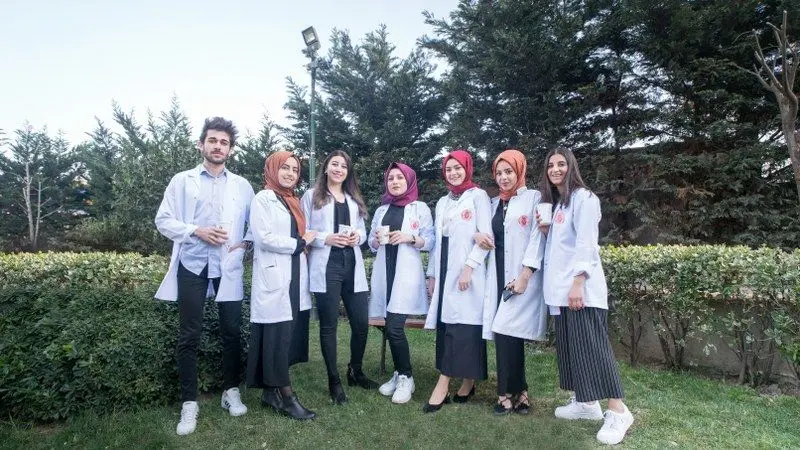 جامعة اسطنبول يني يوز يل