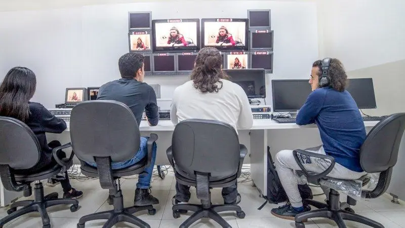 جامعة اسطنبول يني يوز يل
