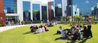 جامعة ازمير باكرتشاي